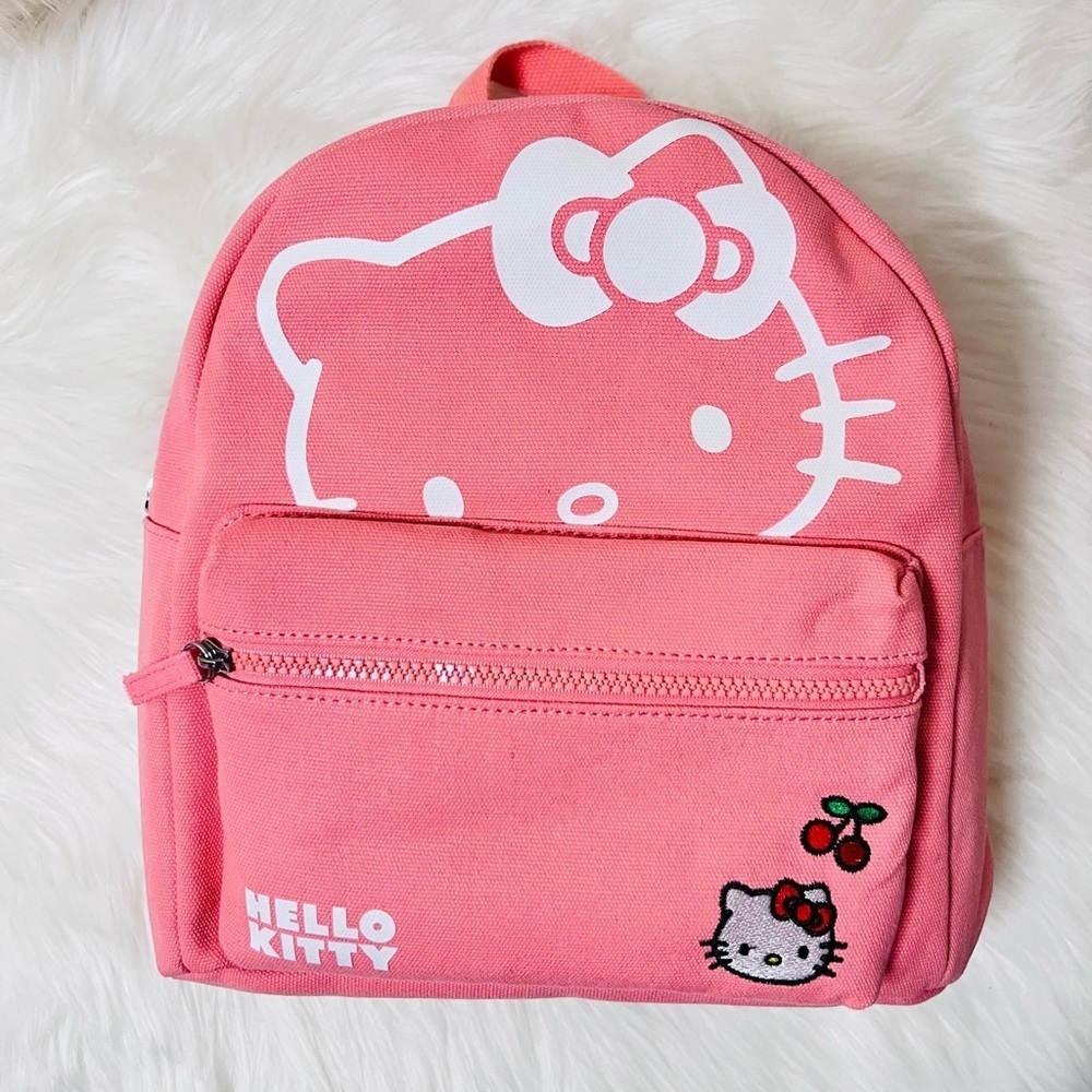 Hello Kitty Backpack - Picture 4 of 8